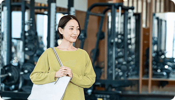 パーソナルジムに来店する女性